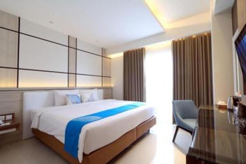 Java Lotus Hotel Jember Exterior photo