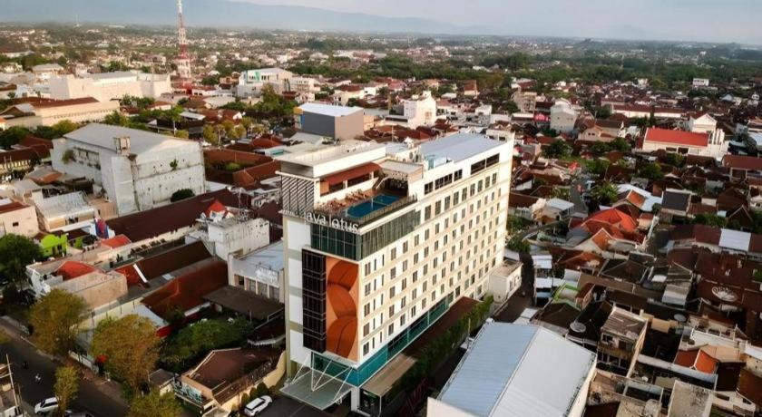 Java Lotus Hotel Jember Exterior photo