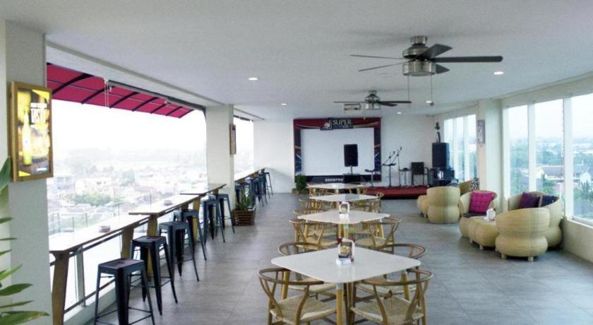 Java Lotus Hotel Jember Exterior photo