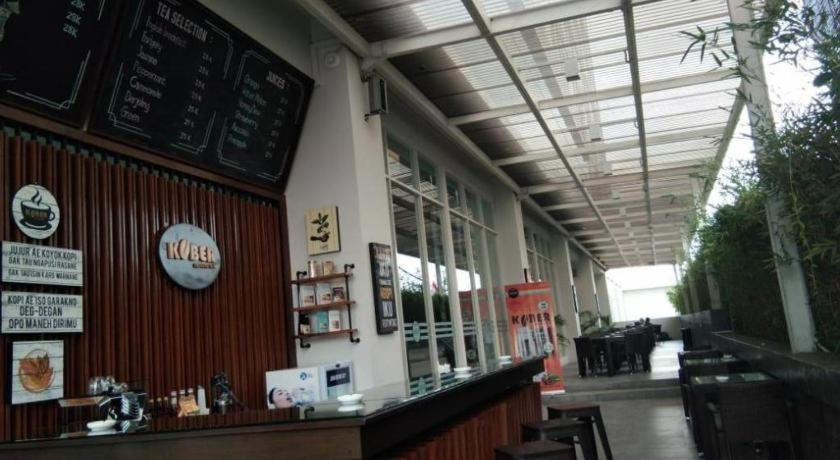 Java Lotus Hotel Jember Exterior photo